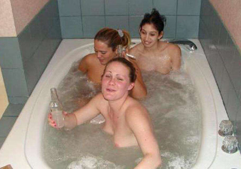Intoxicated GFs in a wild party #77110252