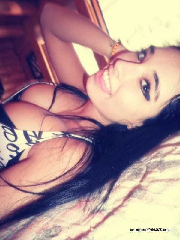 Sammlung einer wunderschönen Hottie mit großen Titten beim Camwhoring
 #75693044