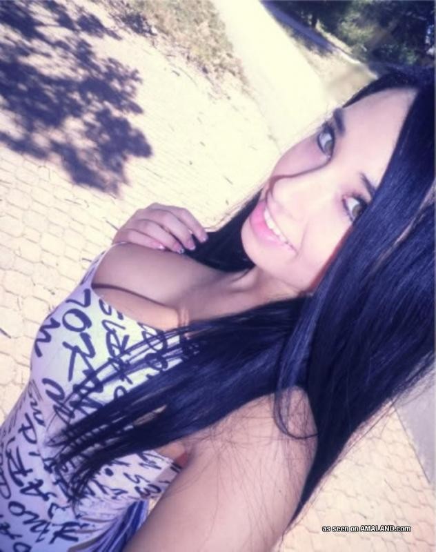 Sammlung einer wunderschönen Hottie mit großen Titten beim Camwhoring
 #75693084