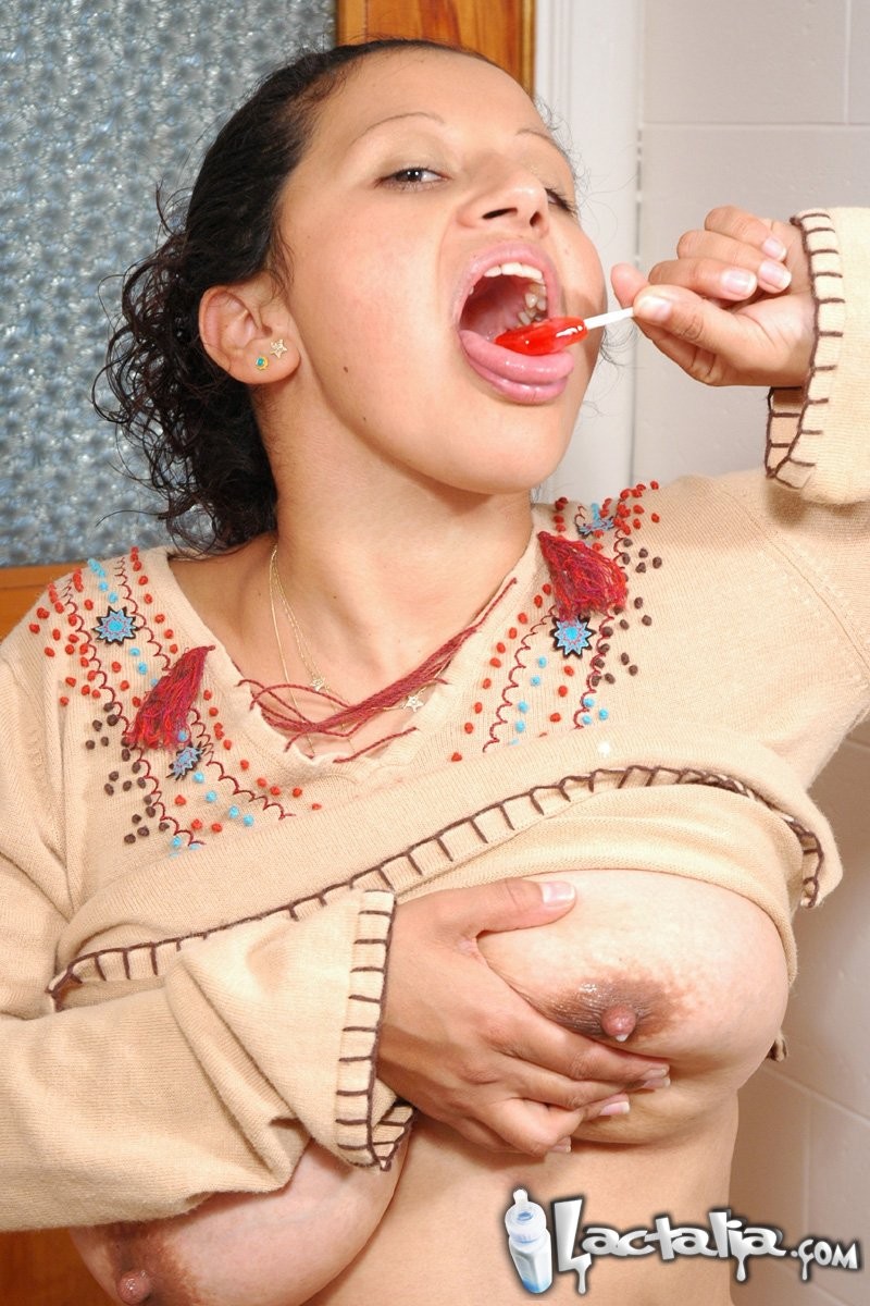 Alguna vez has visto a una mujer lactando en una piruleta
 #73229016