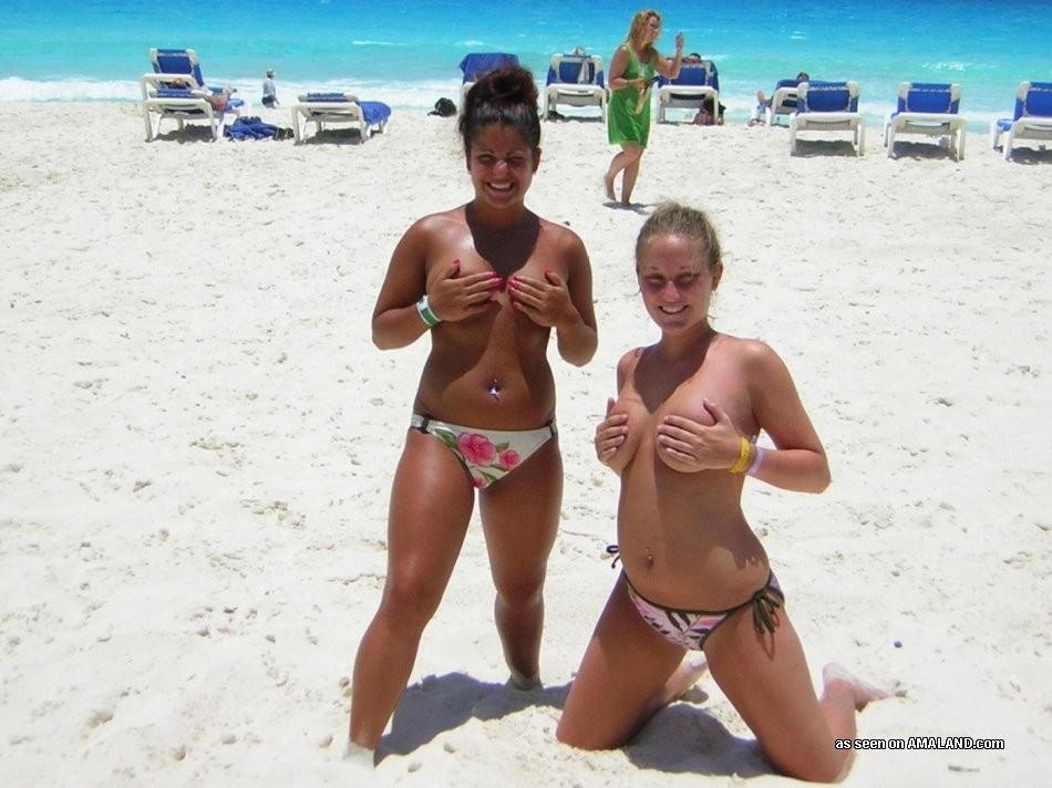 Candid homemade pics of cute amateur teen GFs on topless beaches #68392847