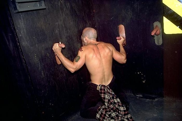 Crazy muscle enjoy glory hole sucking in a dark chillout room #76927125