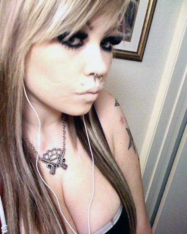 Fotos de putas amateurs sexy en escena
 #67658302