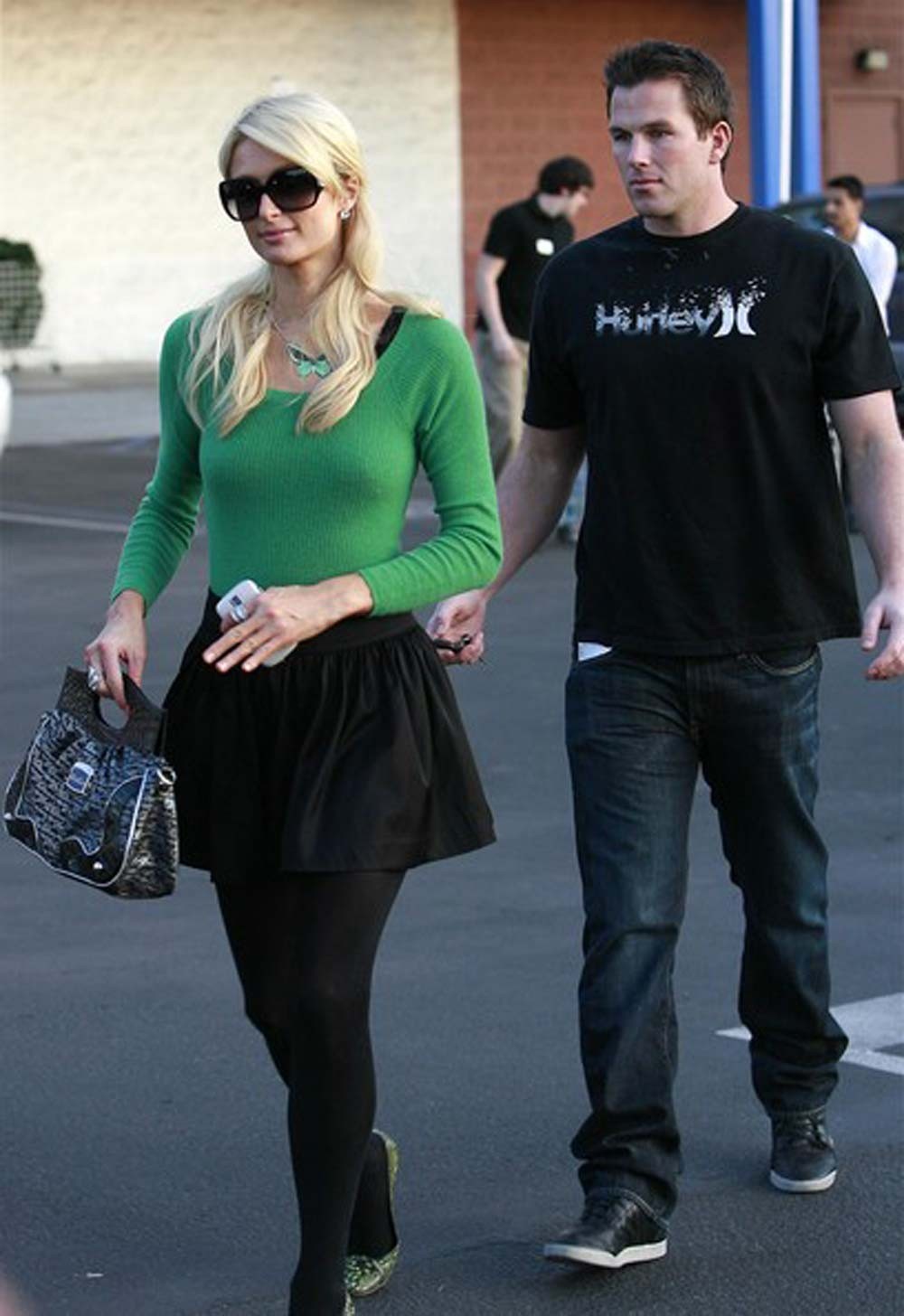 Paris hilton en haut de sa culotte rose
 #75370473