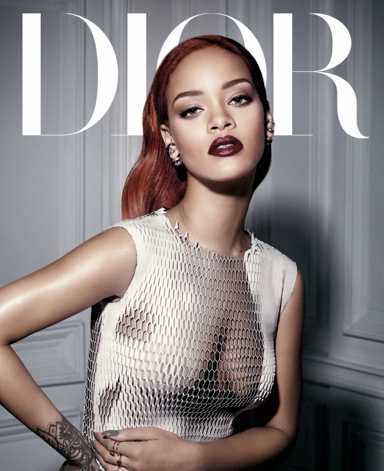 Rihanna en robe transparente montrant ses gros seins pour dior
 #75153180