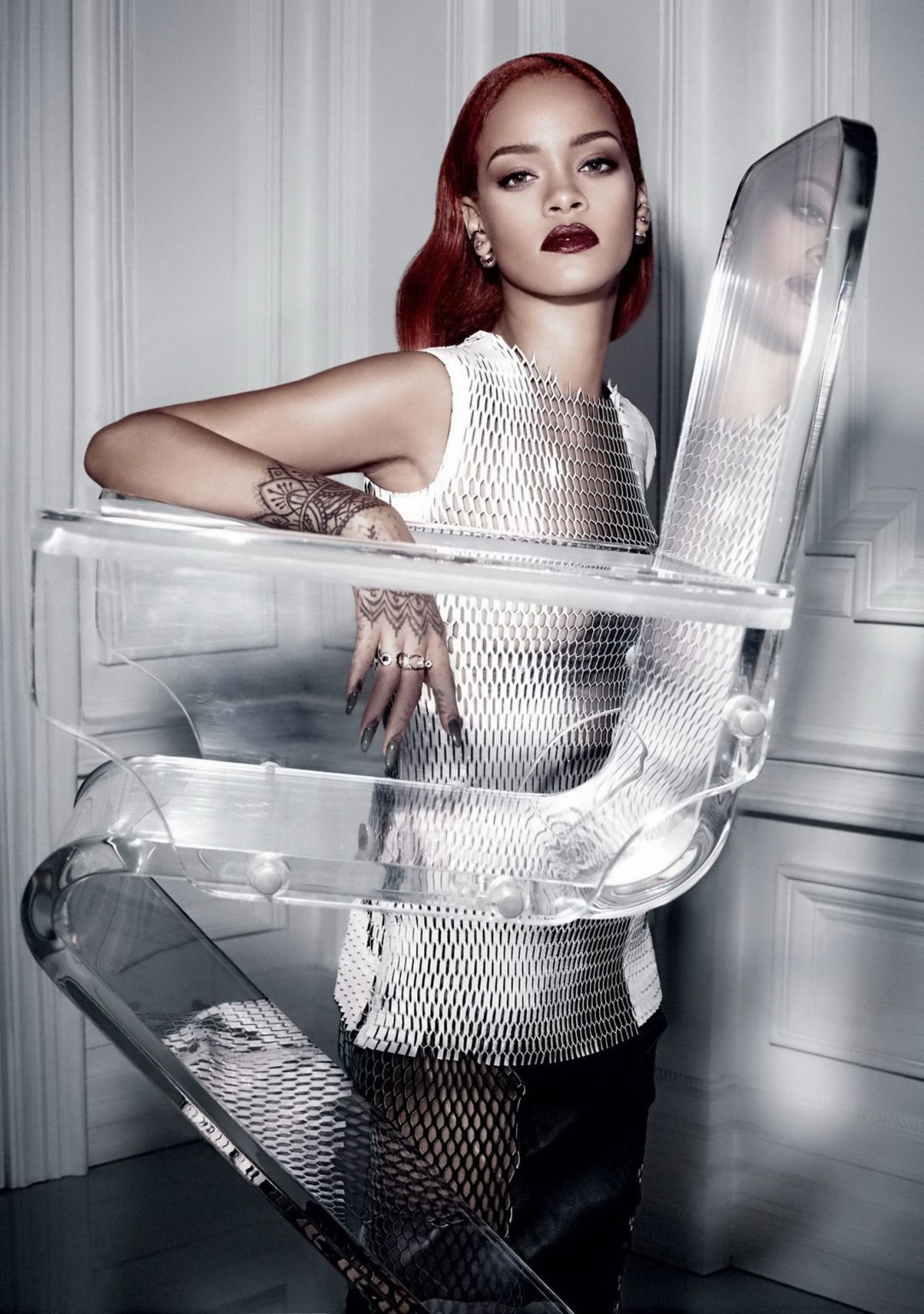 Rihanna en robe transparente montrant ses gros seins pour dior
 #75153186
