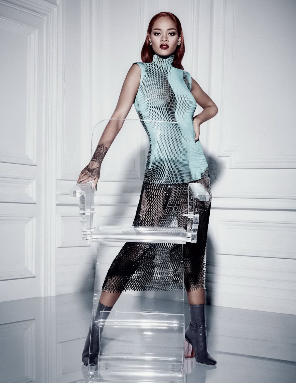 Rihanna en robe transparente montrant ses gros seins pour dior
 #75153193