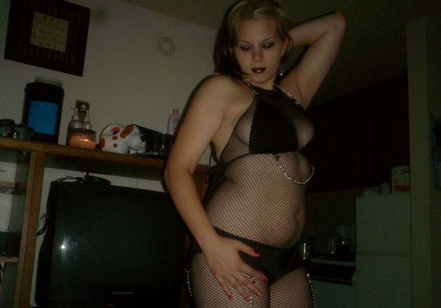 Real amateur bbw novia en un trío
 #71765044