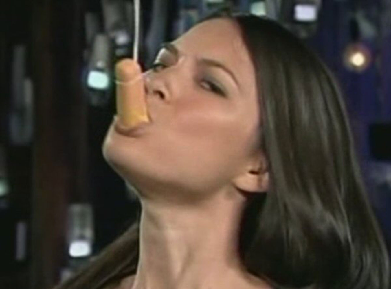 Olivia munn simuliert blowjob im fernsehen
 #75281751