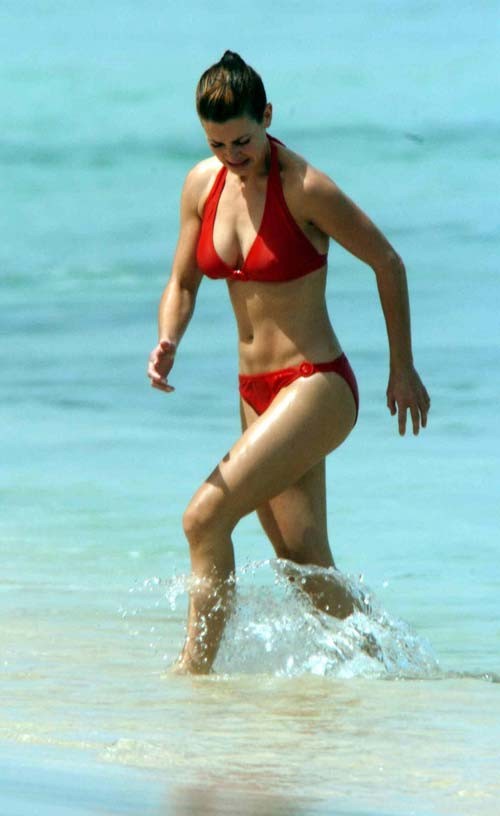 Kirsty gallacher mostrando su cuerpo super sexy, tetas y culo
 #75299840