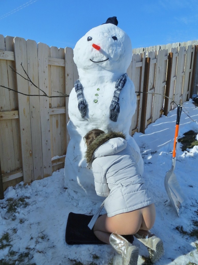 Amateur midwest teen sucks a snowman outside #67422074