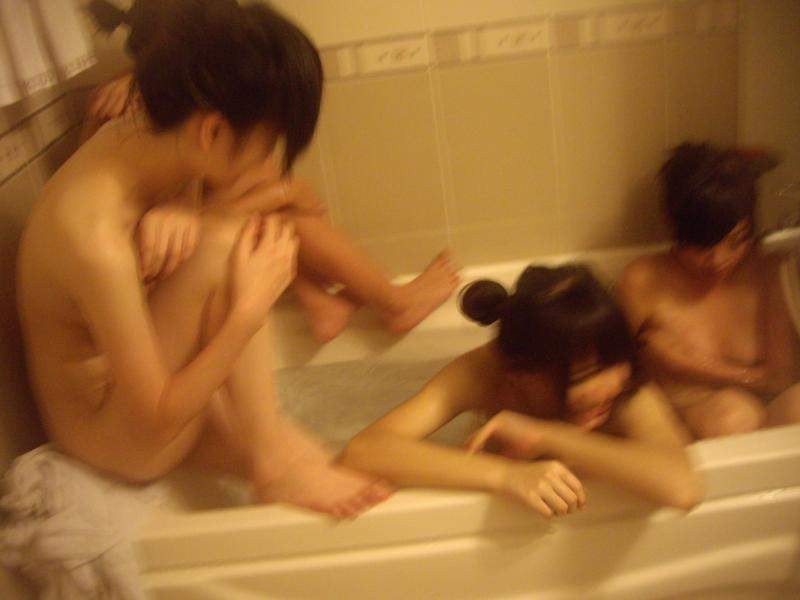 Amateur Asian teen girlfriends take homemade pix in hotel room #69949470