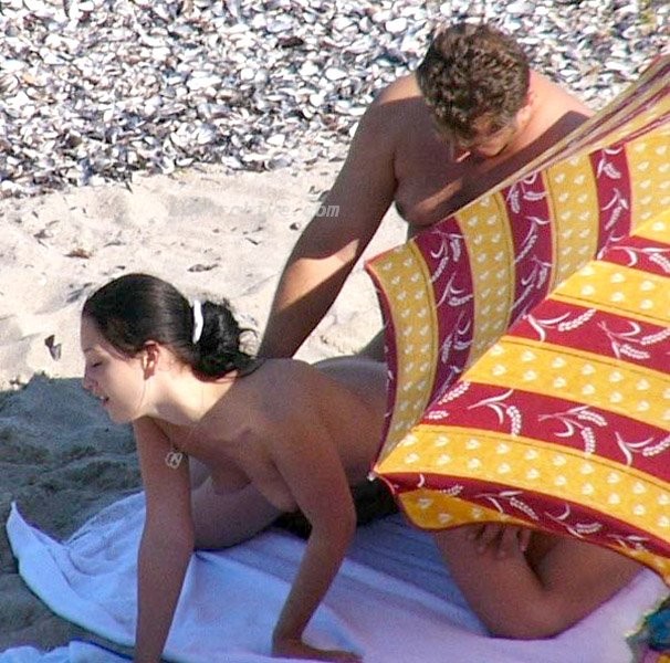 Fotos espía de chicas calientes de la playa nudista
 #67267831