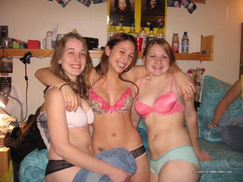 Collection of sexy non-nude girlfriends posing for the cam