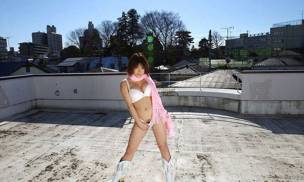 Japanische cutie mai haruna in Dessous zeigt Titten
 #69819355