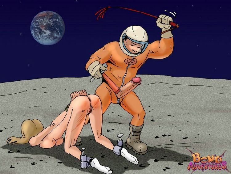 Explorador de la Luna golpea el mango de un martillo en el coño de su compañero
 #69646661
