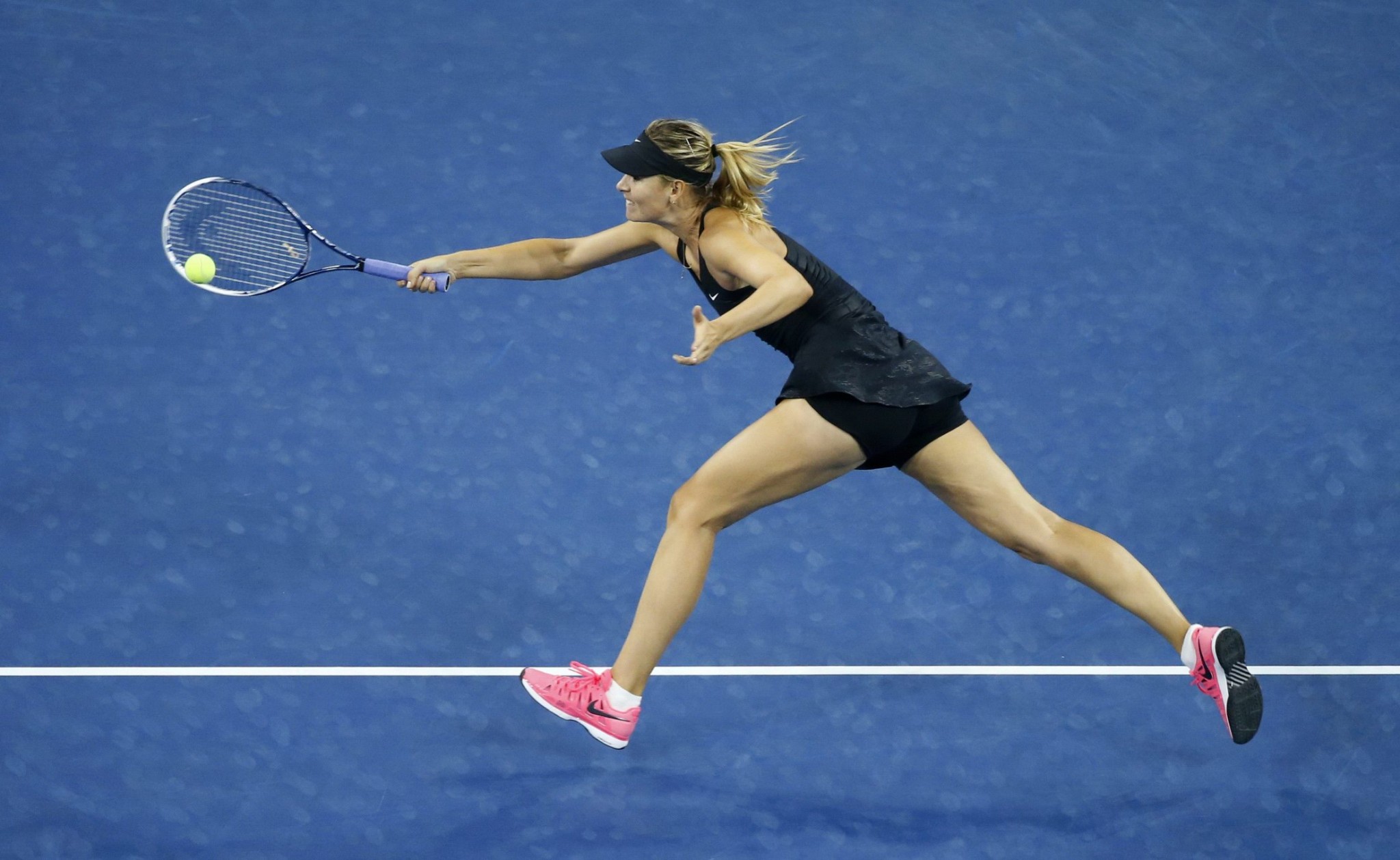 マリア・シャラポワ、ニューヨークで開催された全米オープンでアップスカートを披露
 #75186887