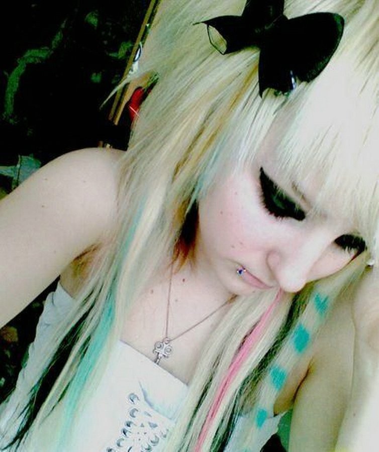 Really hot emo sluts naked