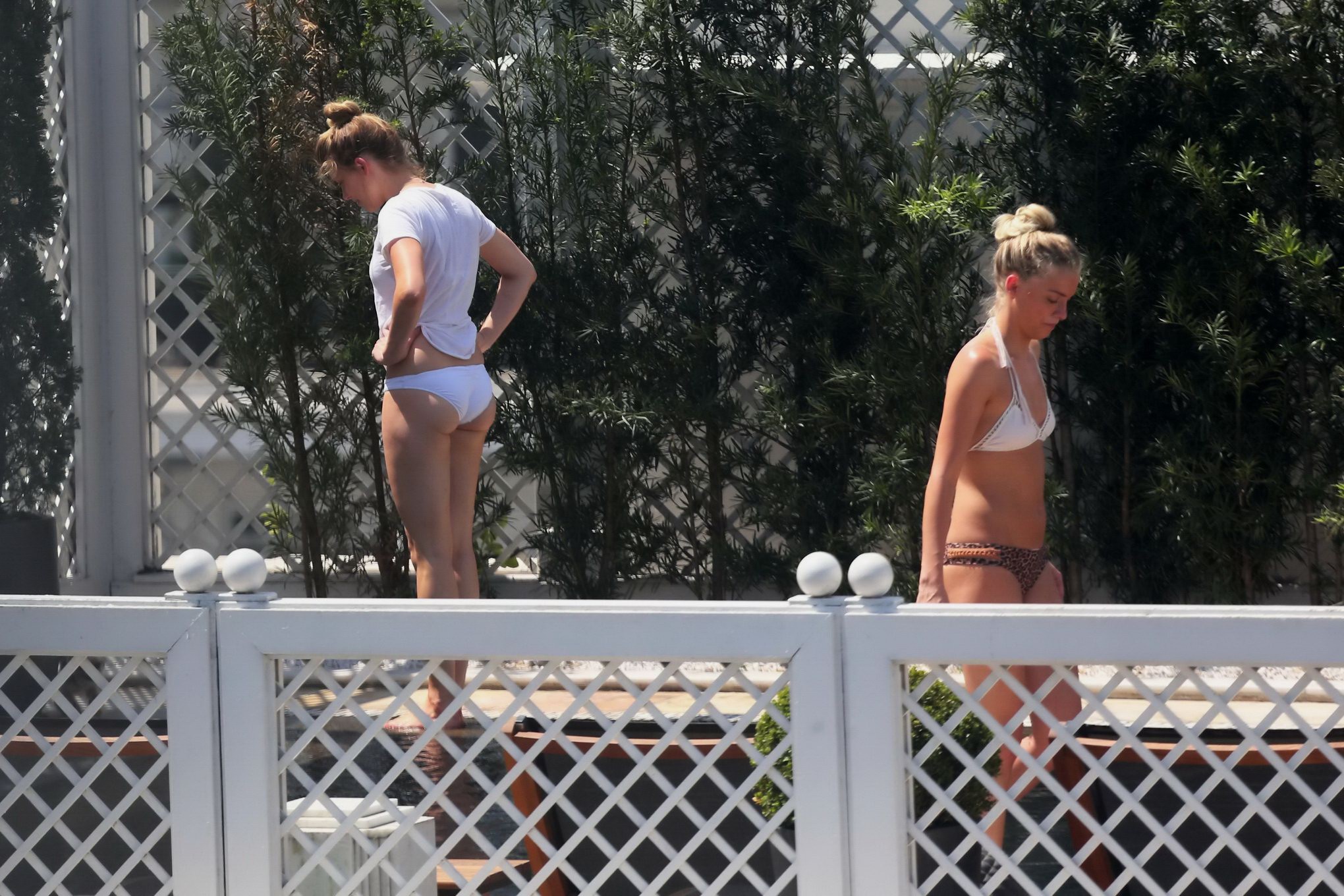 Amber Heard shows off her juicy bikini ass poolside #75152193