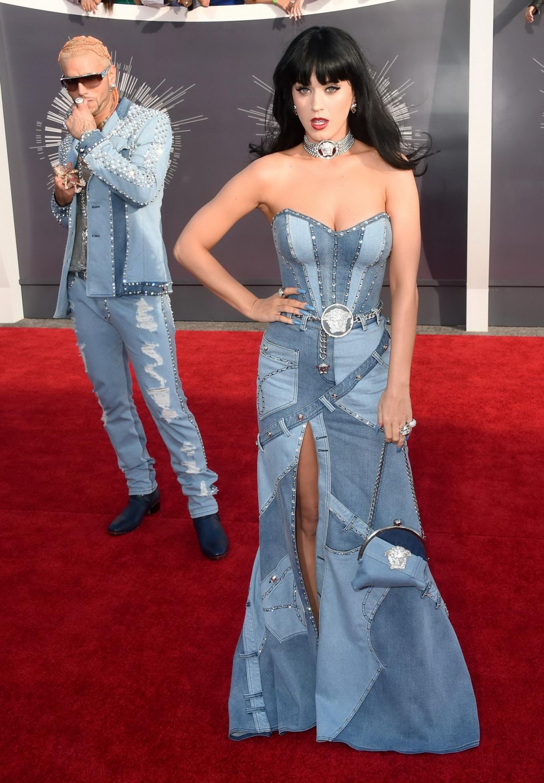 Katy perry tetona con un vestido sin tirantes en los mtv video music awards 2014 en
 #75187403