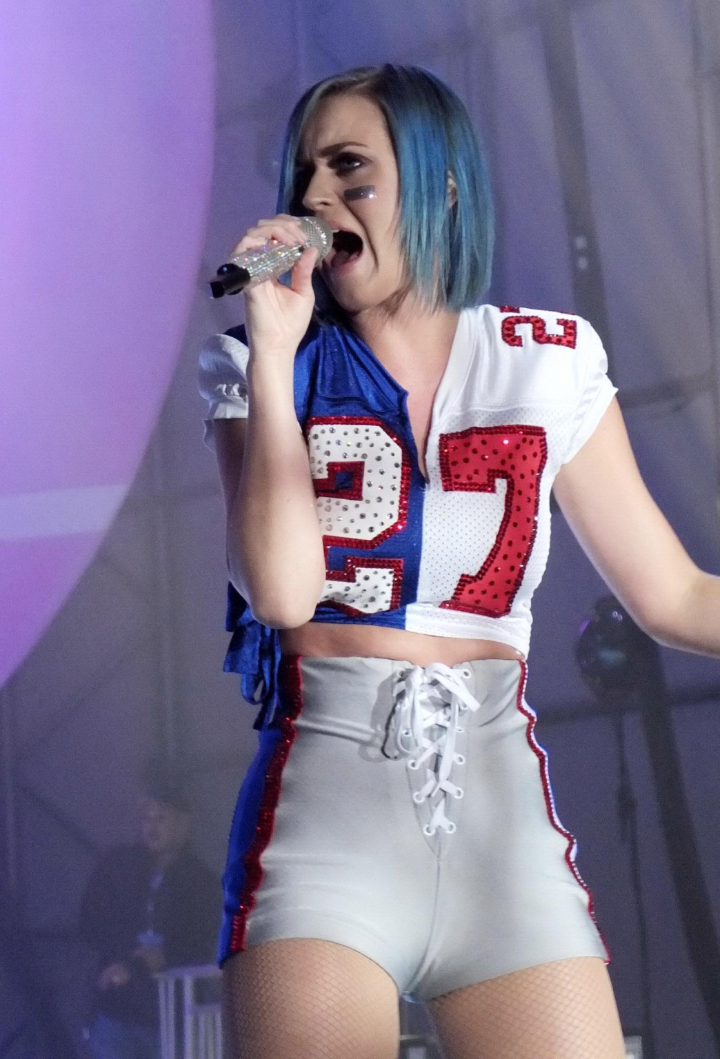 Katy Perry in kurzen Socken beim DirectV Super Saturday Night Concert
 #75274586