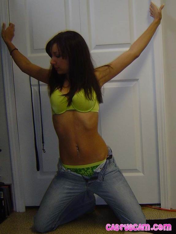 Amateur teen posing in bra and panties #70023254