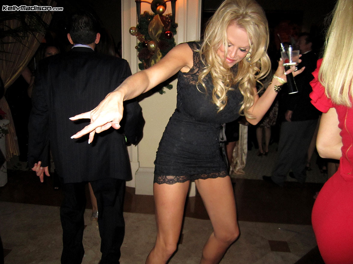 Bringing in the New Year is easy when you have a cock to suck #73038383
