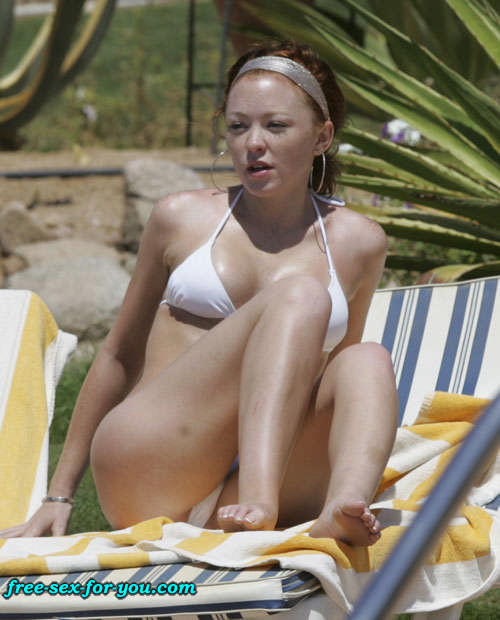 Natasha Hamilton showing her nice tits to paparazzi on beach #75430484