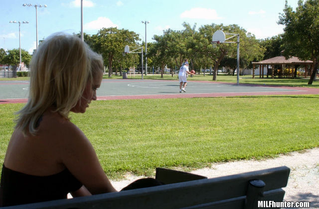 The hunter meets a blonde milf at the basketball court thens takes her home for  #71000845