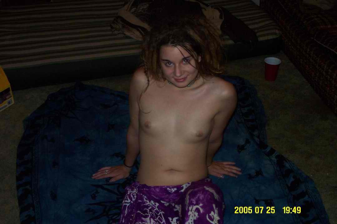 Stoned amateur teen hippie gf mit itty bitty tits
 #79444074