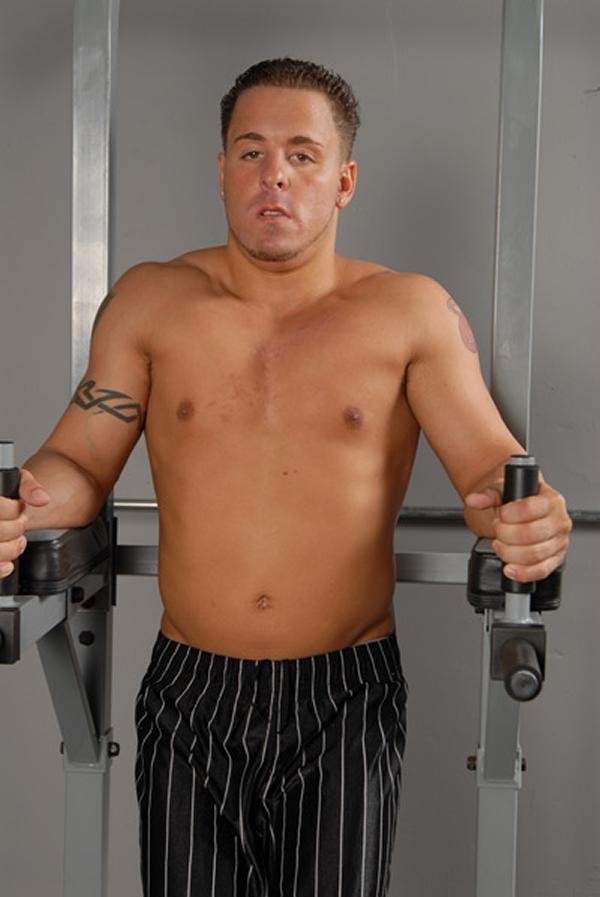 Sexy colgado desnudo musculoso
 #76991684