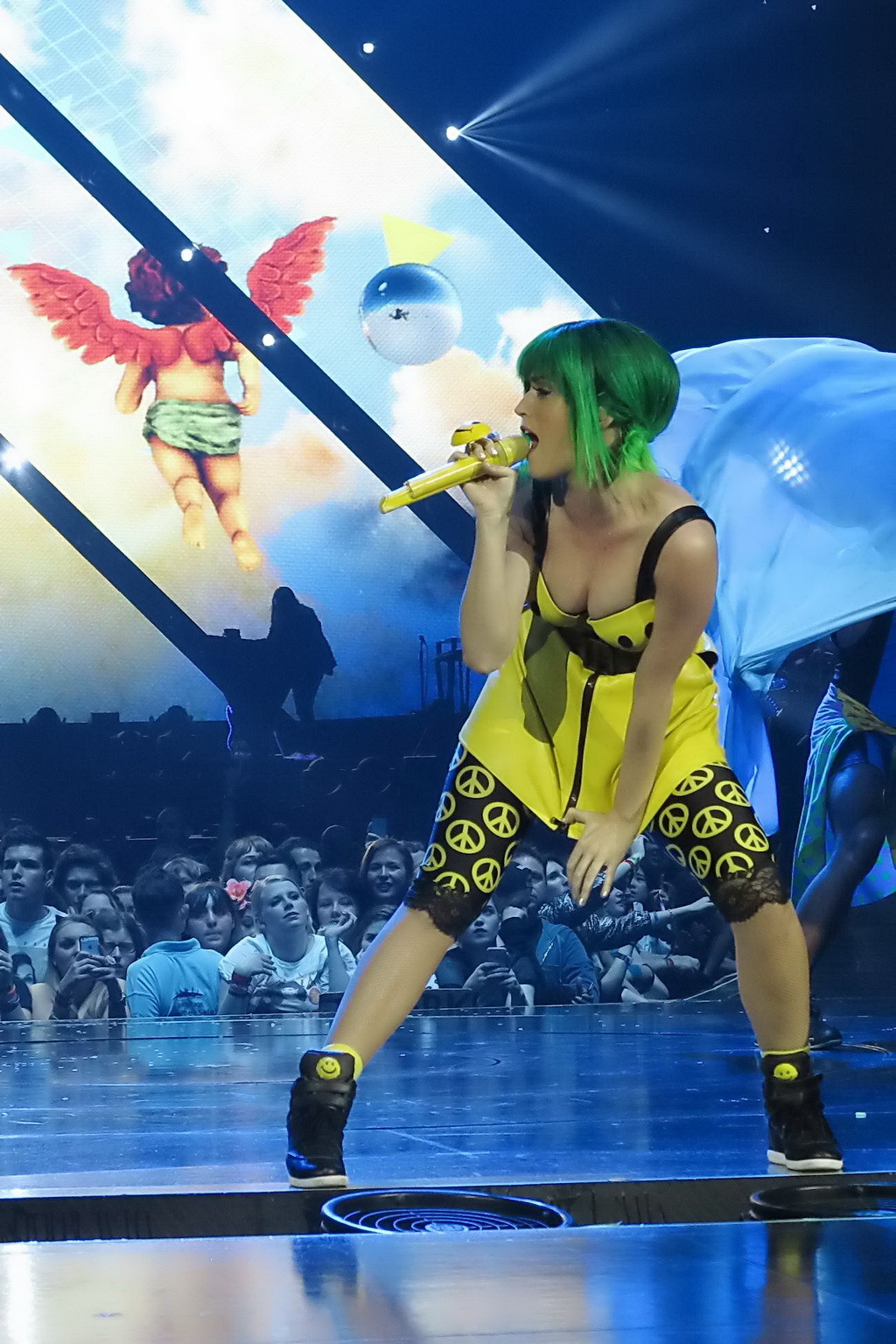 Katy Perry performing in tiny outfit at O2 Arena in London #75195223