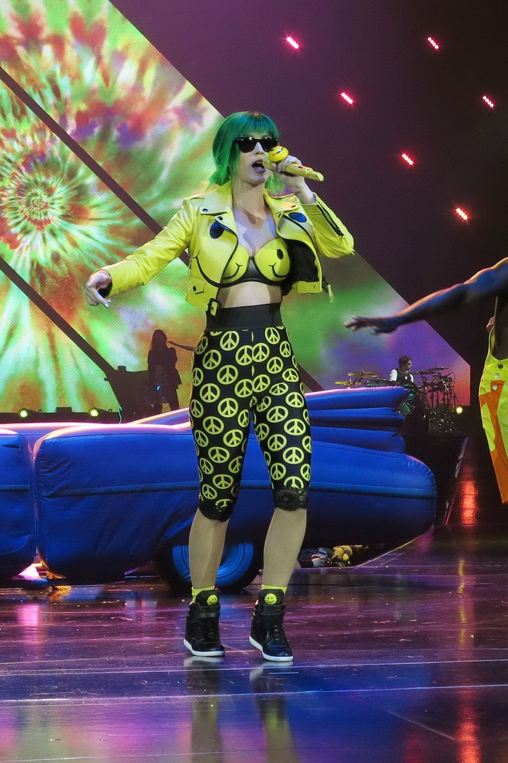 Katy Perry in winzigem Outfit bei einem Auftritt in der O2-Arena in London
 #75195237