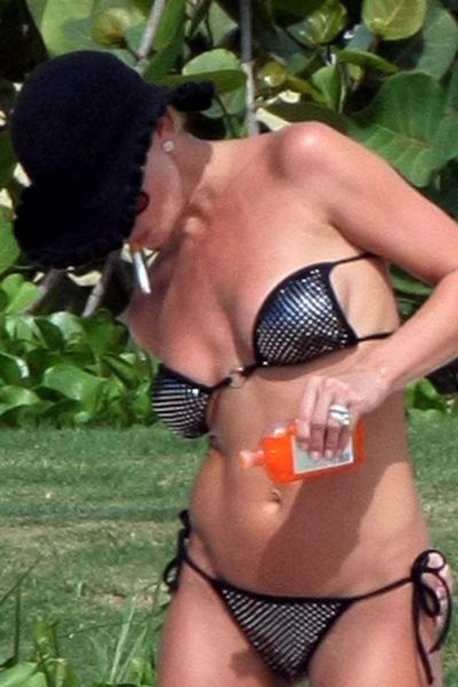 Jaime pressly dolce tette nude e cazzo su pellicola
 #75333307