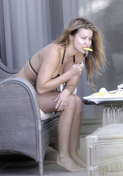 Carmen Electra exposing her nice big tits and her great ass and posing in bikini #75382078