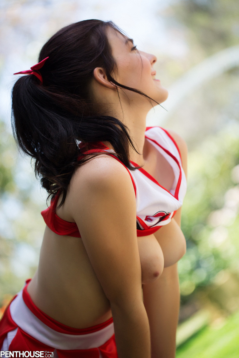 Sexy cheerleader Jenna Reid strips nude in a public park #71047630
