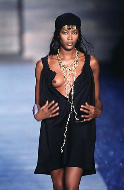 Naomi campbell corpo nudo e sexy upskirt e tette nude in publi
 #75419962