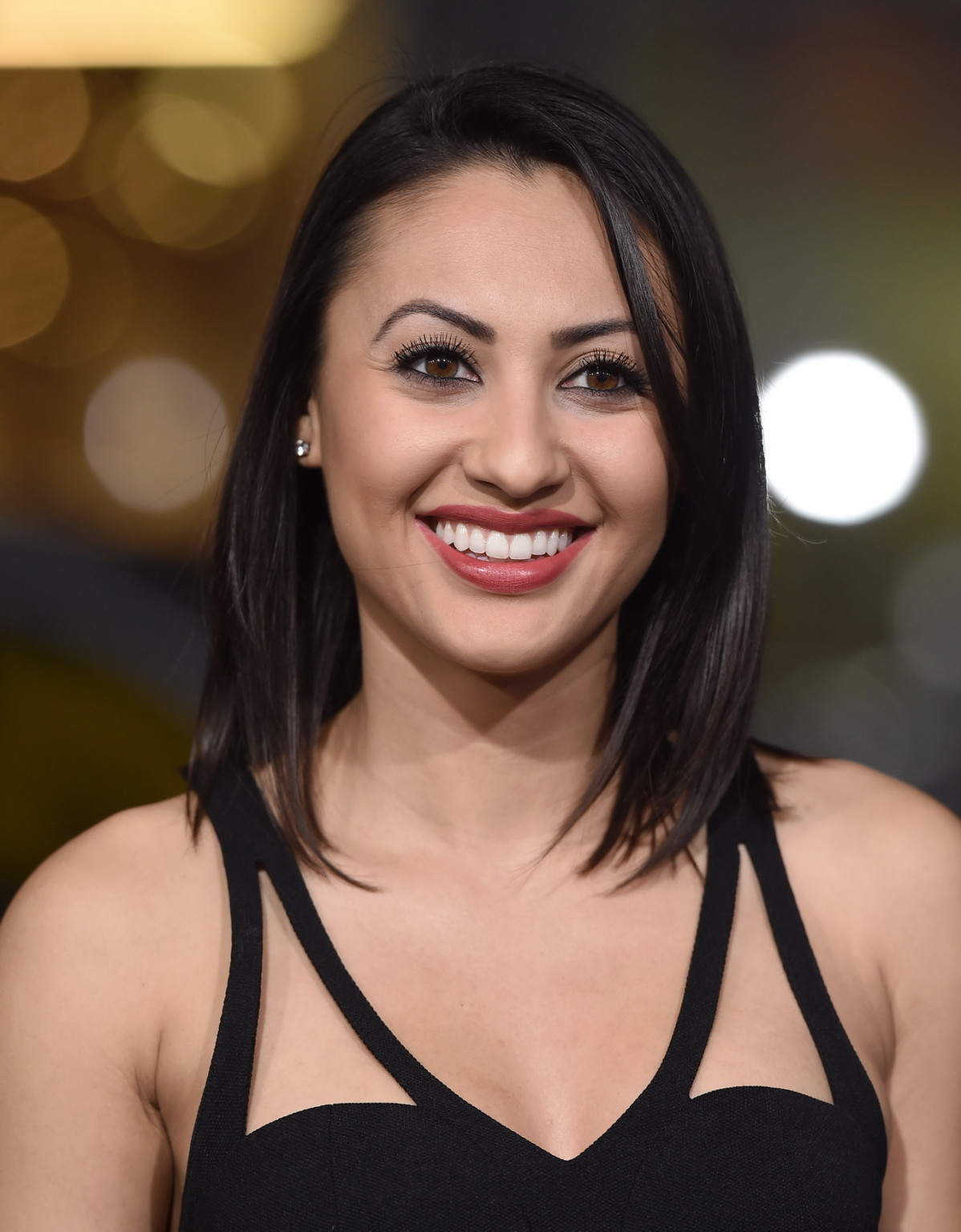 Francia raisa, seins et fesses en top noir et mini-jupe moulante lors d'une séance de sport chez un professionnel
 #75173886