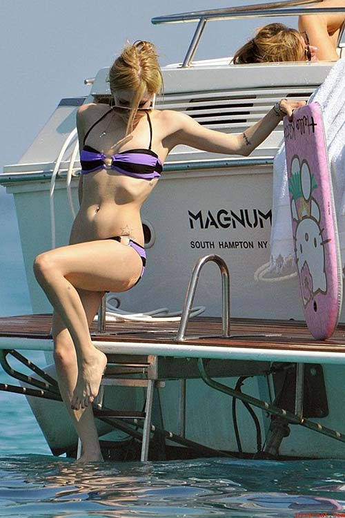 Avril Lavigne sexy and hot ass cleavage and bikini paparazzi photos #75285642