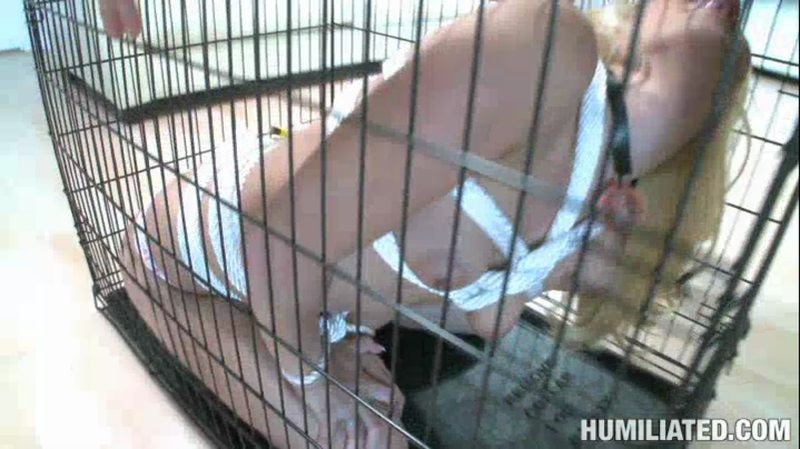 献身的なティーンのティーガン・サマーズが檻の中でチンコを吸う
 #72110639