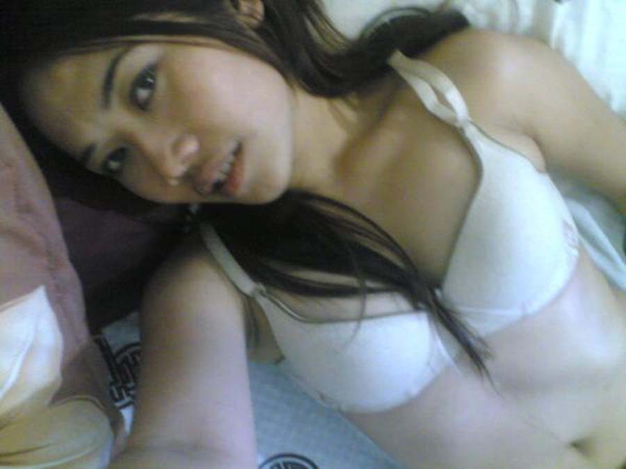 Real amateur asian girlfriends teasing on cam #69874277