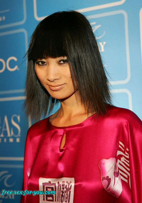 Bai Ling nipple slip and showing great legs to paparazzi #75433336
