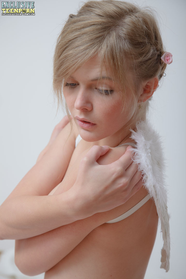 Precioso ángel desnudo
 #76417544