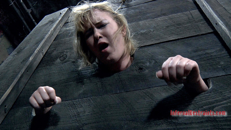 Rubia en el hardcore cruel
 #69085165