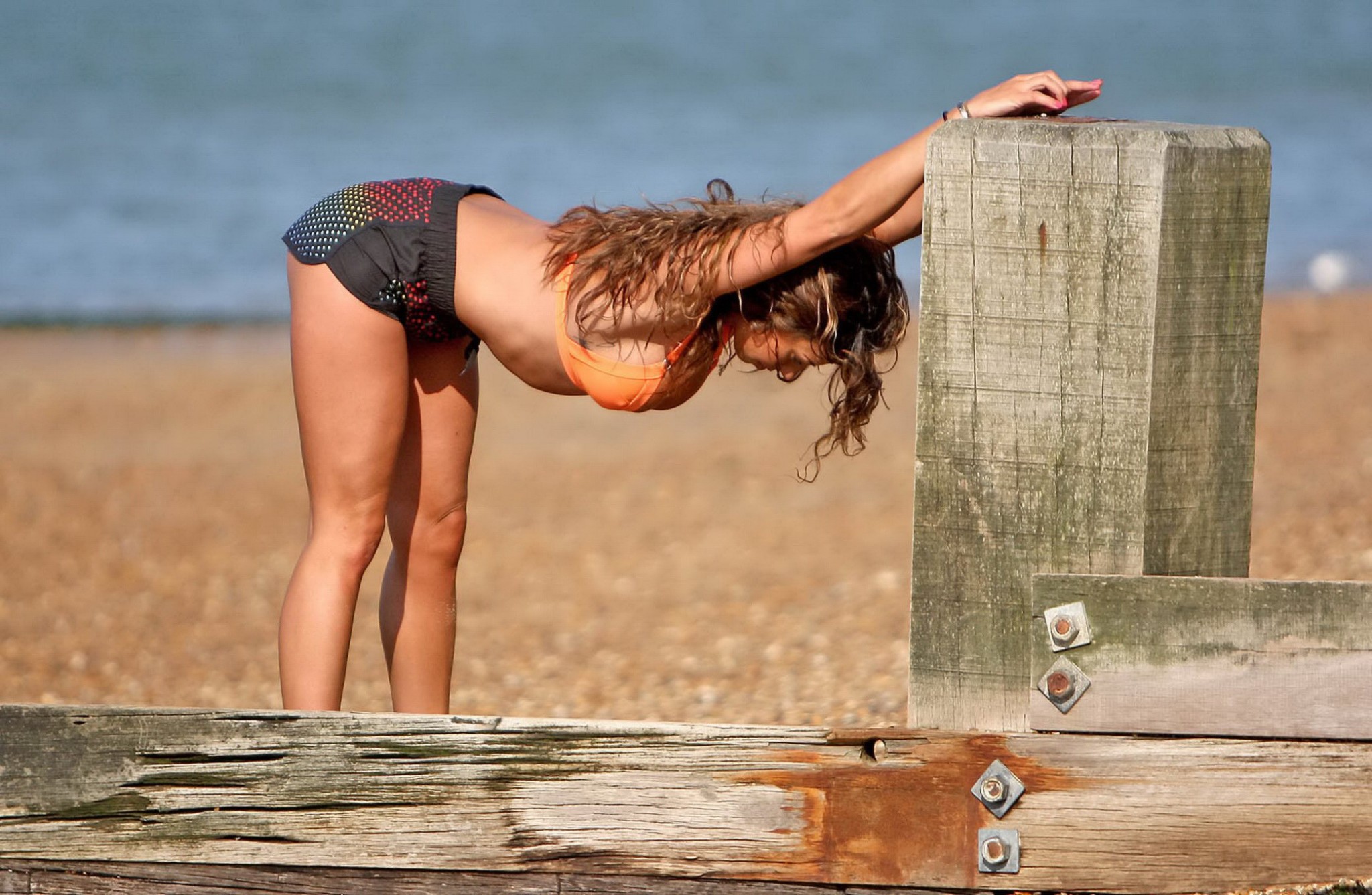 Pascal craymer sesion de yoga en bikini en la playa
 #75158888