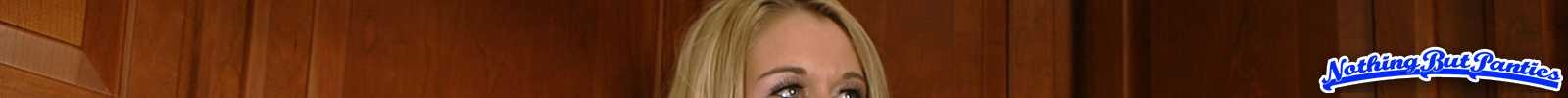 Ashlee in der Küche und ich weiß, sie kann nicht kochen, um ihr Leben zu retten, aber wen kümmert s
 #72638347
