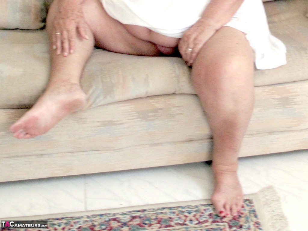 Granny in Barbados againThis time I start to strip for a reasont #74176086