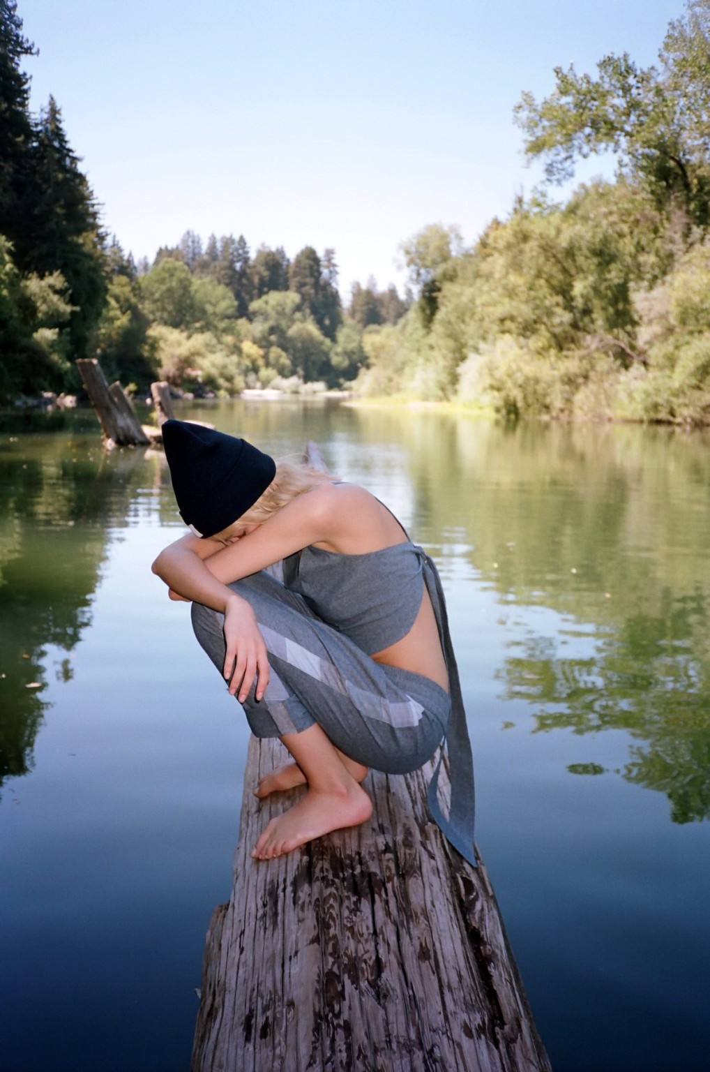 Cora keegan mostrando sus pequeñas tetas en el lookbook de camp ss 2014 de jason lee par
 #75166715