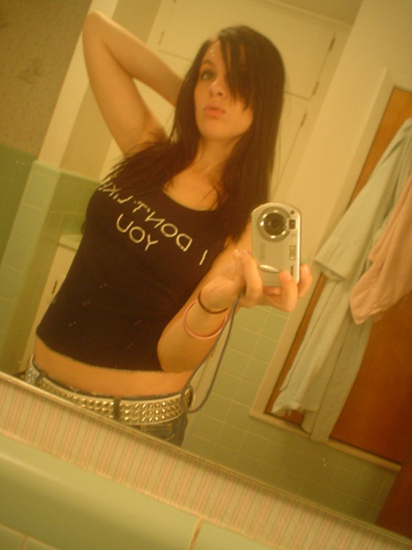 Picture set of amateur camwhoring hotties #77070430