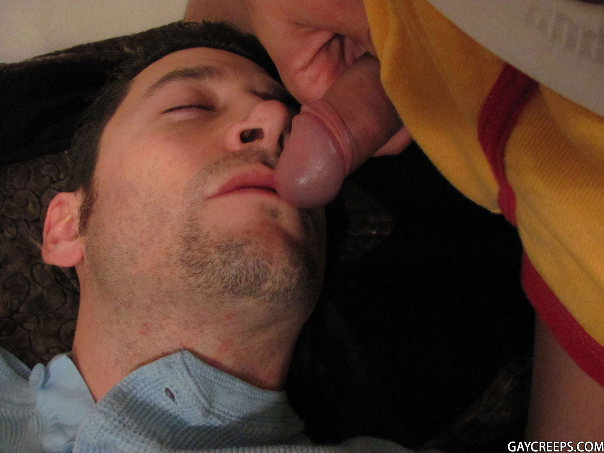 Ari Silvio se fait baiser dans le cul.
 #76951577